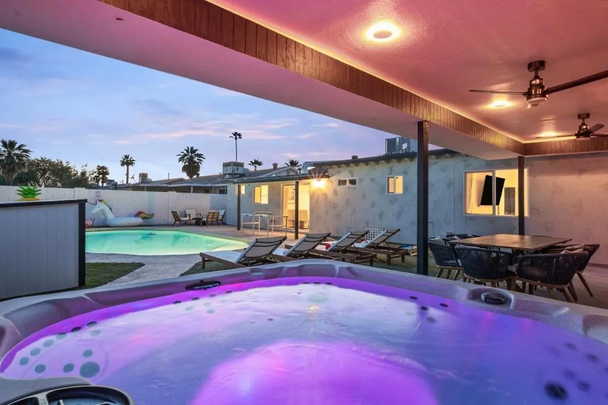 Luxurious 4B3B Home Scottsdale With Pool And Free Parking